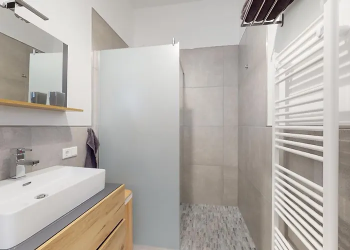 Apartmenthaus Celik アパート *